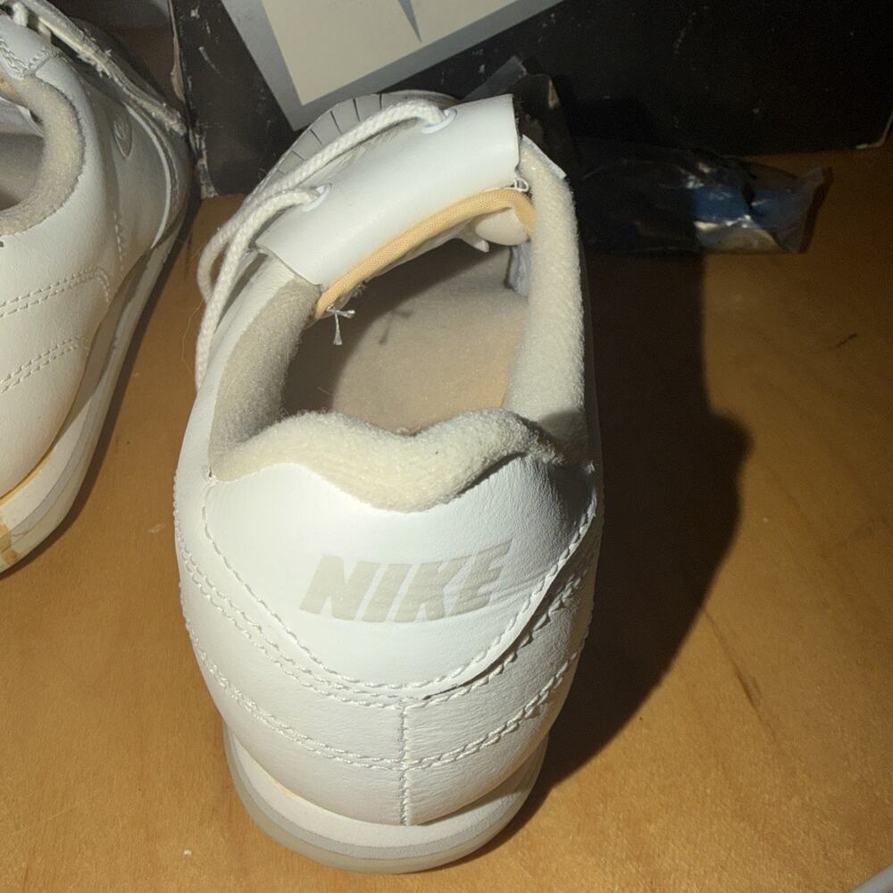 VTG Nike Golf Shoes Leather Fringe Flaps Metal Spikes White Women 8.5 Preowned - Picture 6 of 11